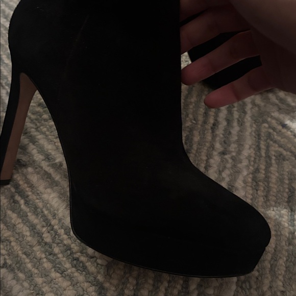 Chic Black Heeled Boots for Women - worn twice! Excellent condition like new - Picture 3 of 6